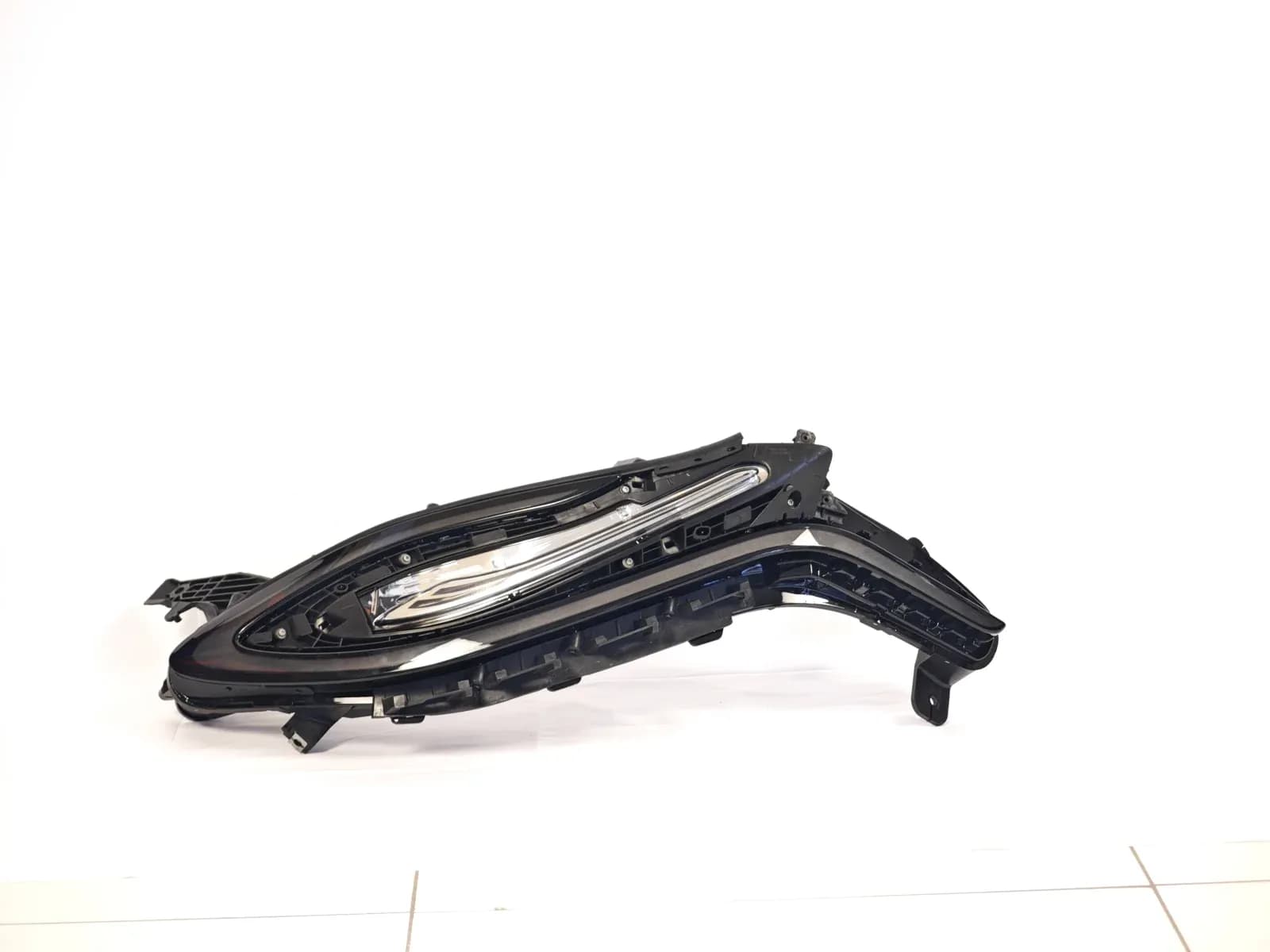 Hongqi E-QM5 (2025 facelift) daytime running light, left