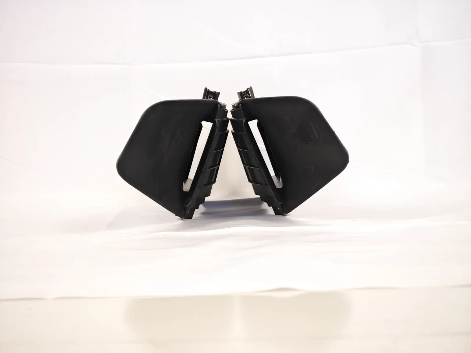 Hongqi E-QM5 rear fender liner, left